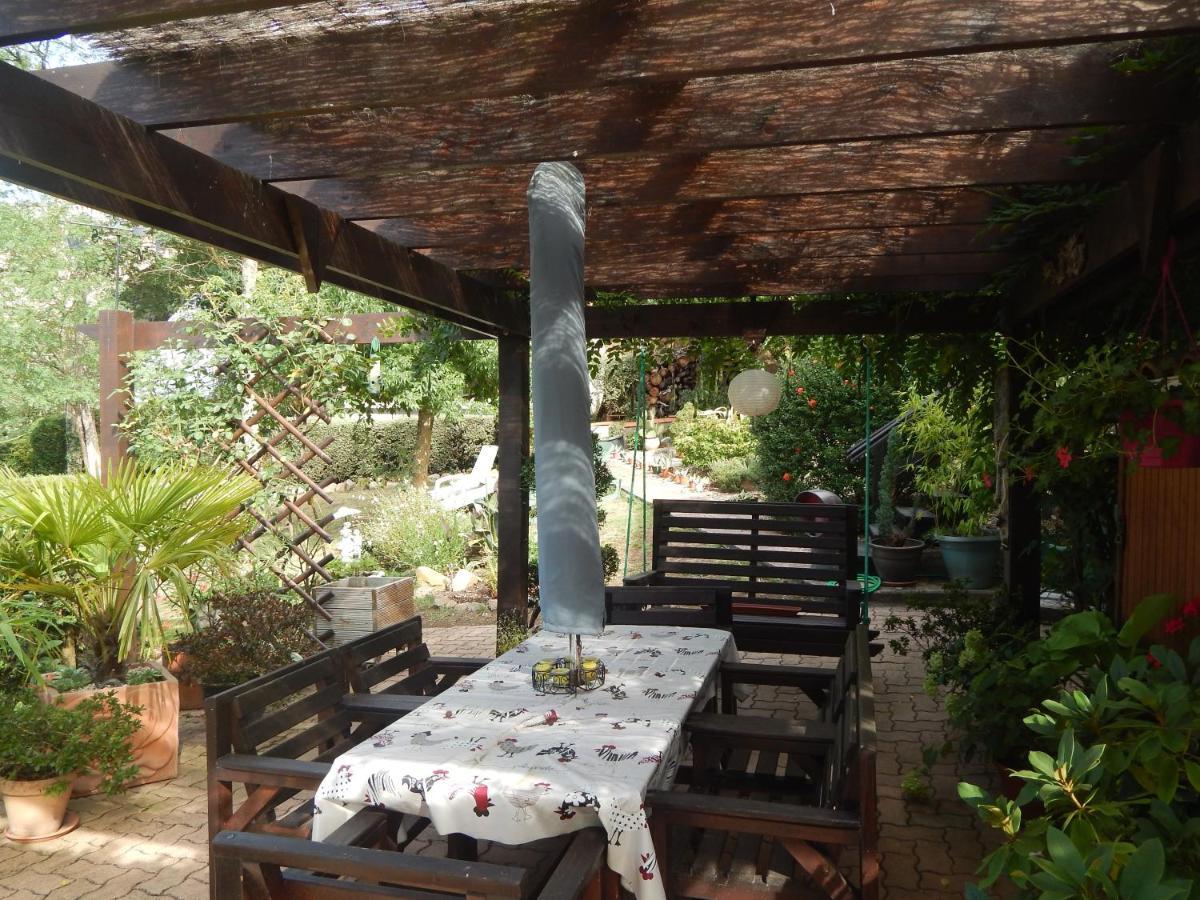 The Petite Chalet Chambre D'Hotes L'Isle-Jourdain  Esterno foto