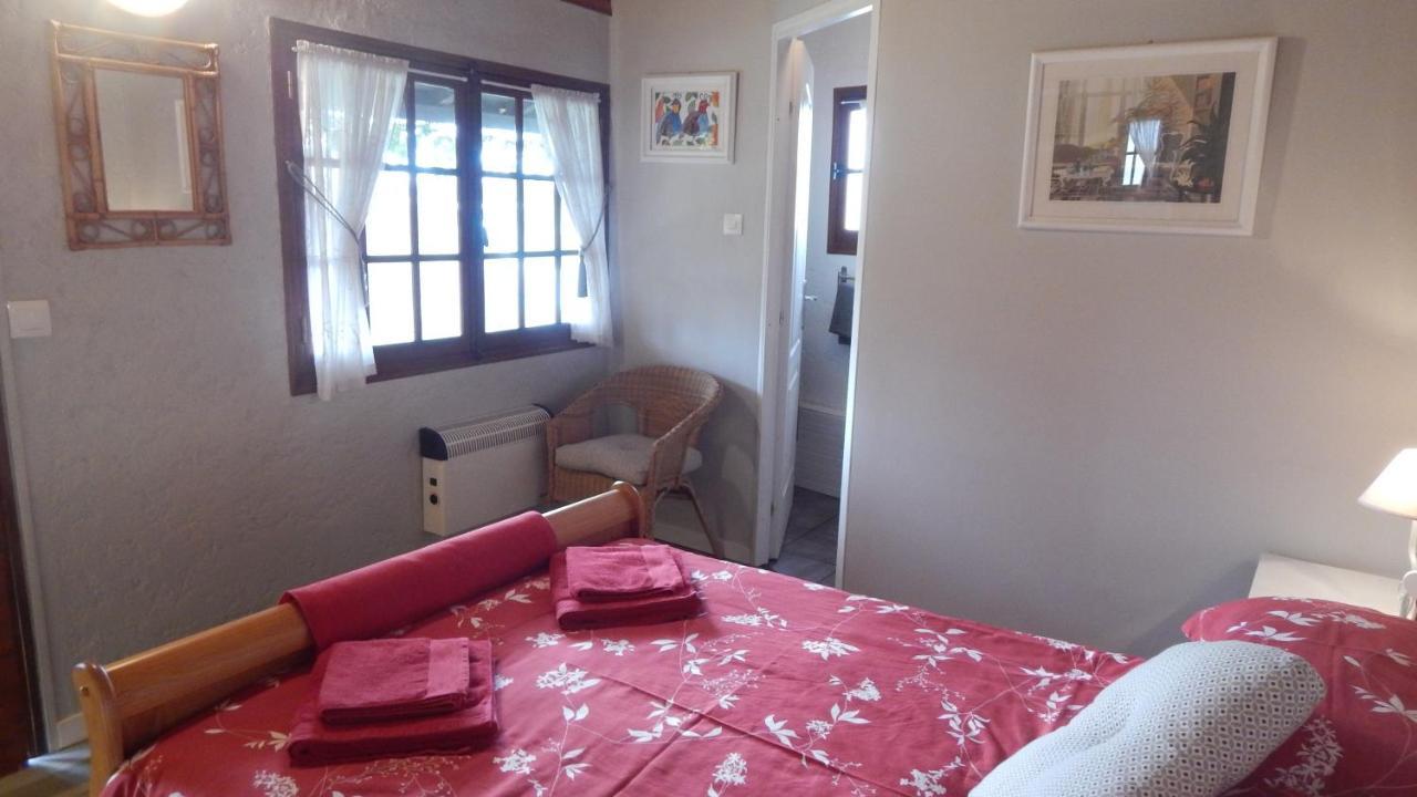 The Petite Chalet Chambre D'Hotes L'Isle-Jourdain  Esterno foto