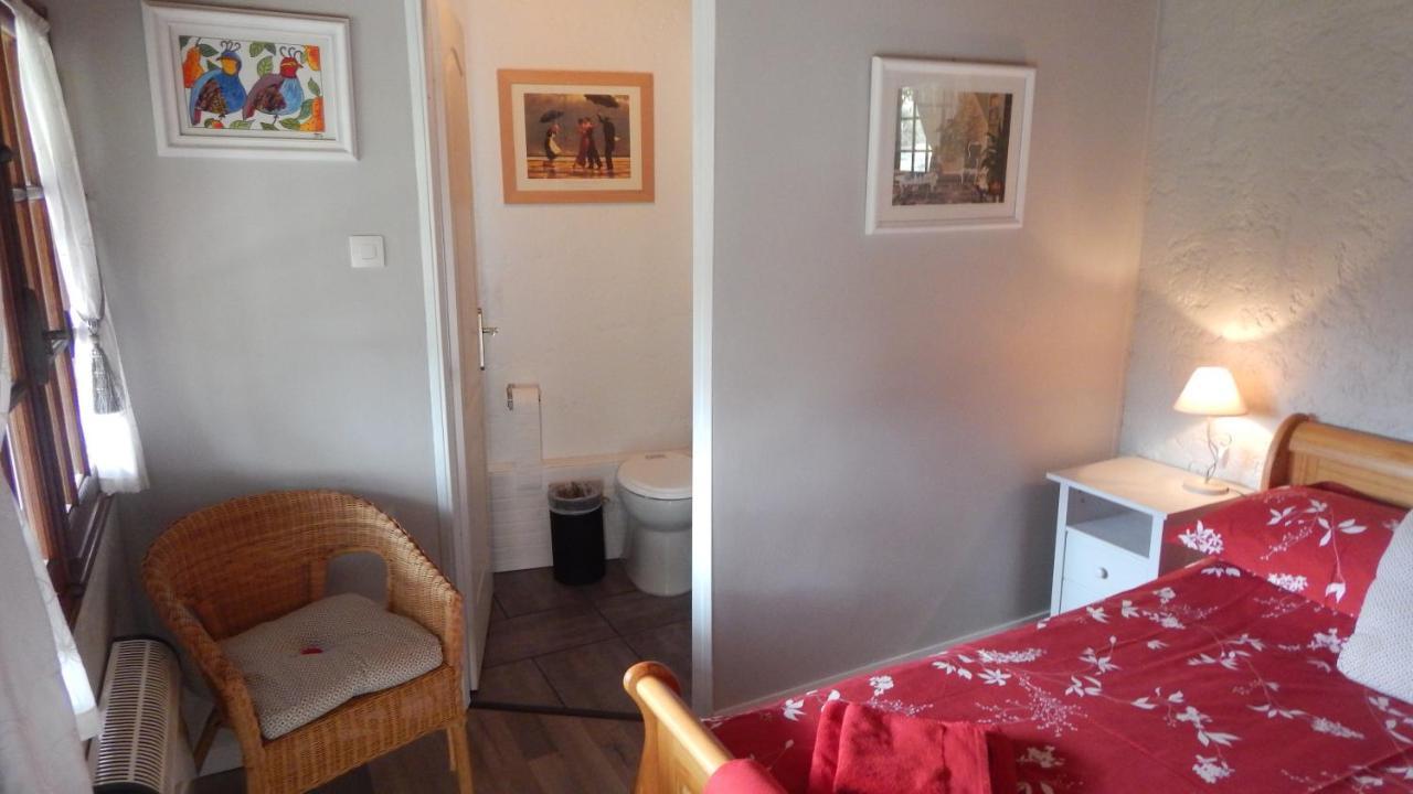 The Petite Chalet Chambre D'Hotes L'Isle-Jourdain  Esterno foto