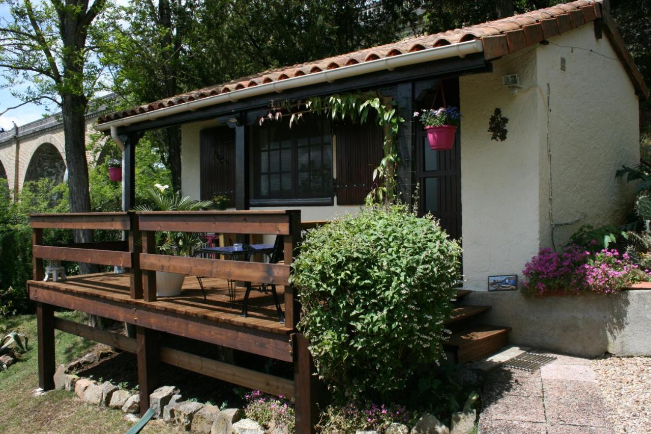 The Petite Chalet Chambre D'Hotes L'Isle-Jourdain  Esterno foto
